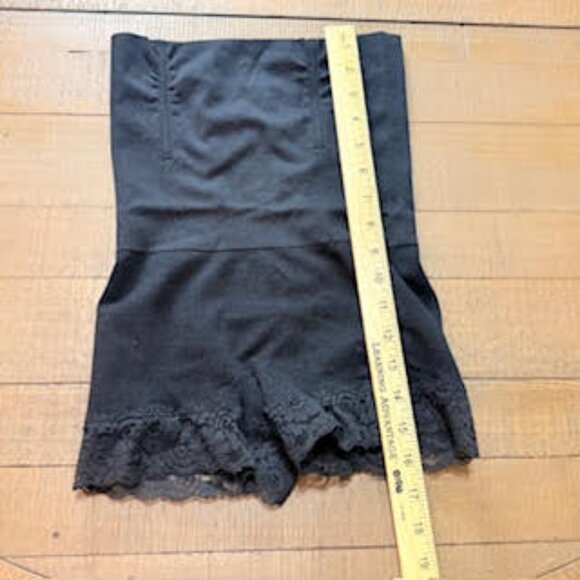 NWOT Black High-Waist Shapewear Shorts with Lace Trim Tummy Control Size XL - Picture 7 of 7